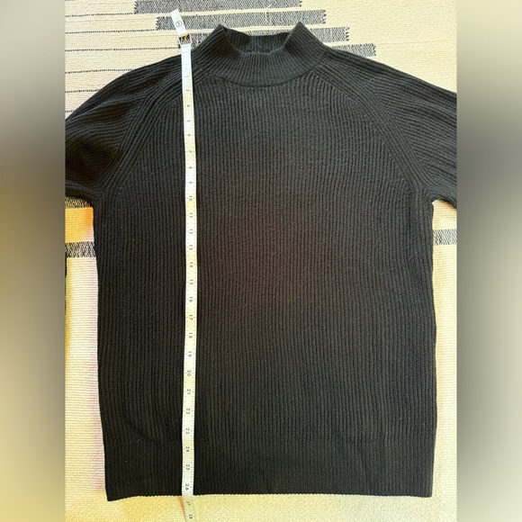 Uniqlo Washable Moc Neck Sweater - Picture 5 of 6